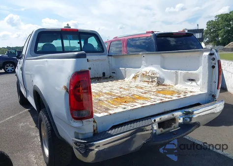 1998 Ford F-250 Lariat/Standard/Xl/Xlt from USA, damaged, VIN 1FTPF28W3WNA47665